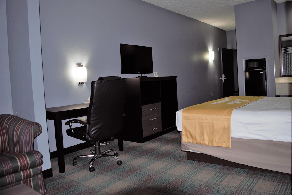 Days Inn by Wyndham Montgomery 26/29