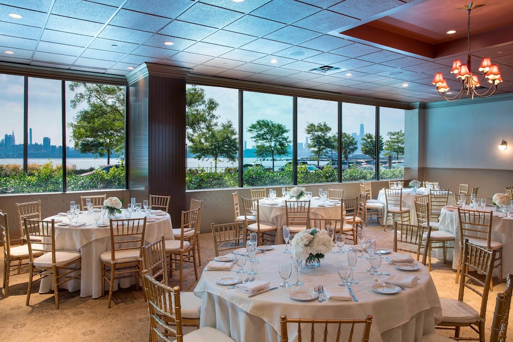 Sheraton Lincoln Harbor Hotel 25/31