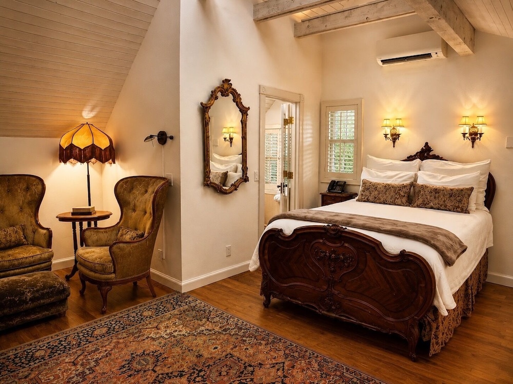 Greenwich Cottage, Luxury, Cottage, Queen Bed, Jetted Tub