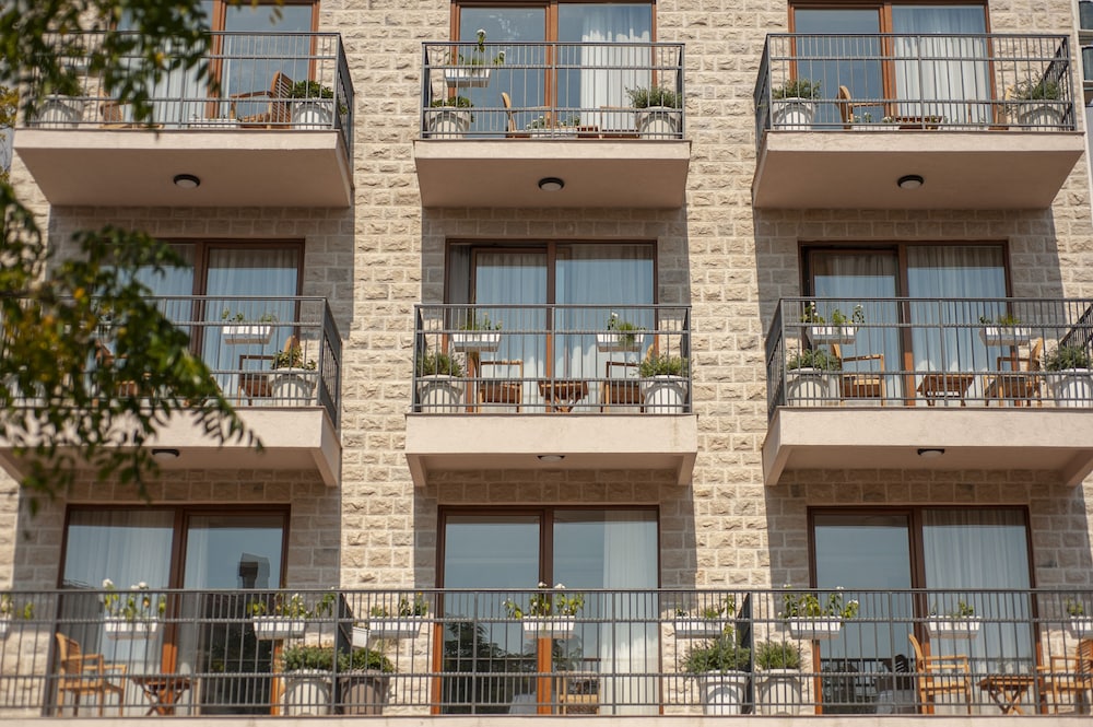 HOTEL TWELVE by Aycon 7/58