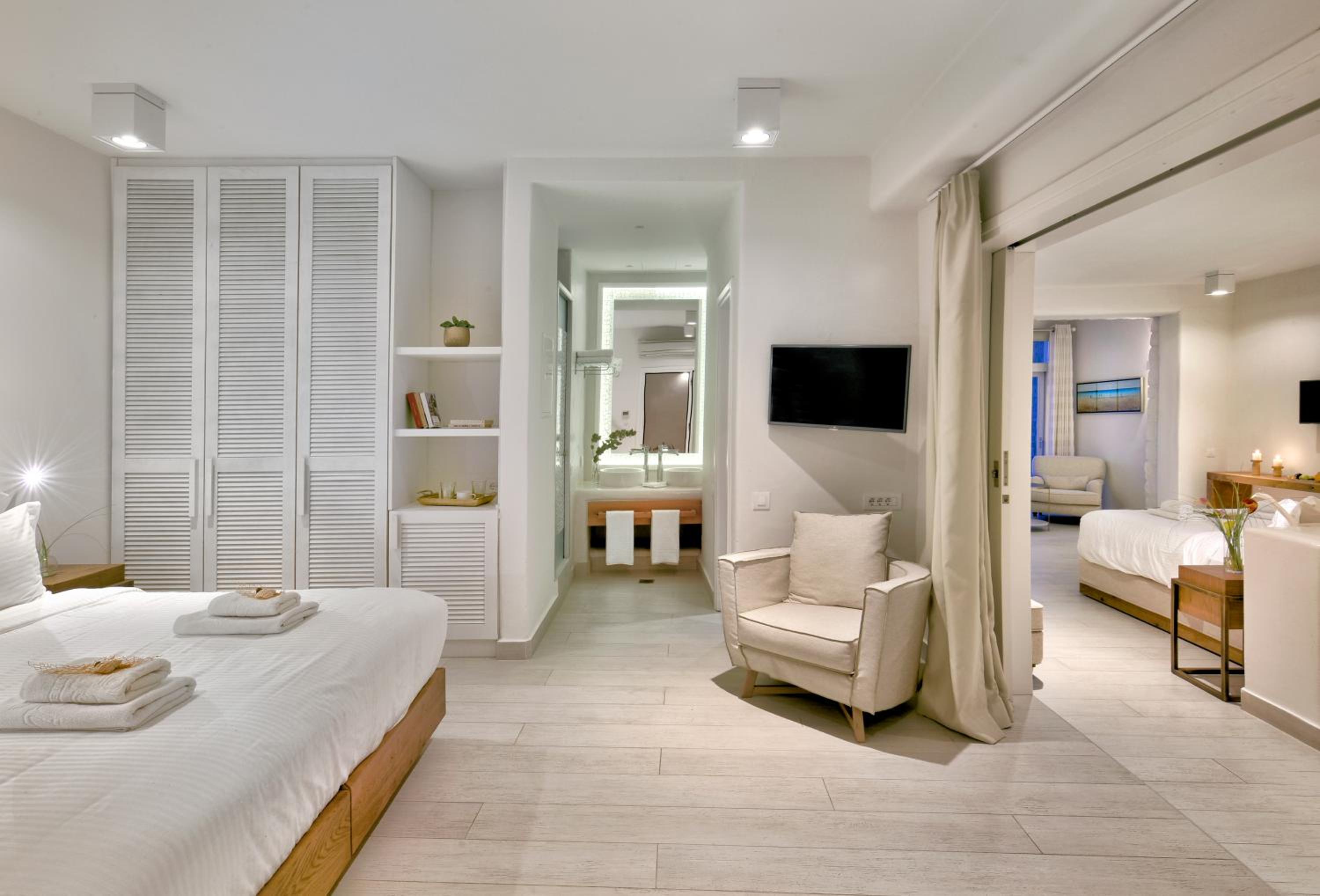 2 Bedrooms, Mediterranean, Suite, Villa, King and Twin Beds, Sea View