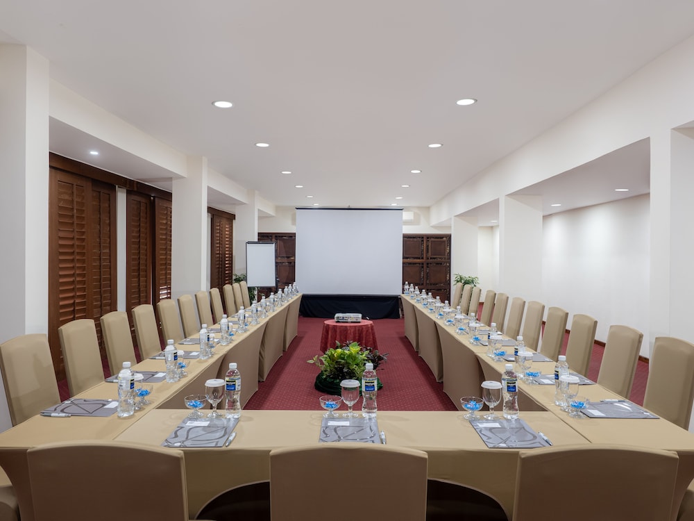 Mayang Sari Beach Resort 54/68