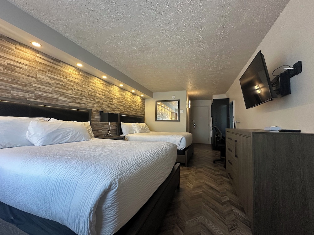 Travelodge by Wyndham Drummondville 12/50