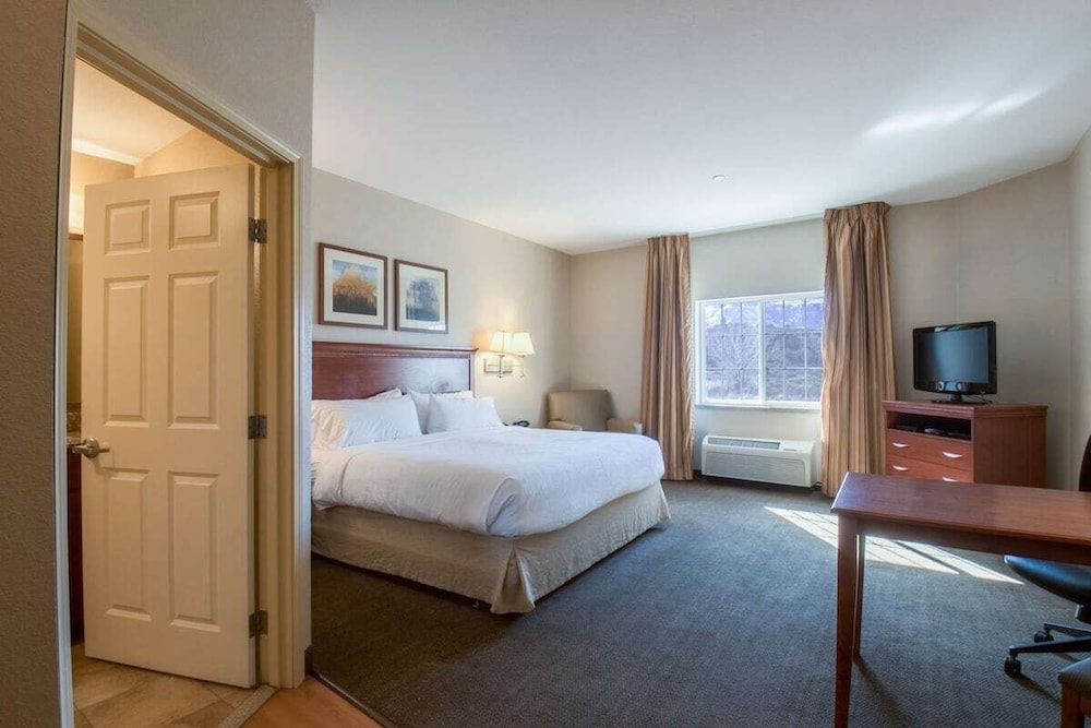 Western Slope Suites 39/59