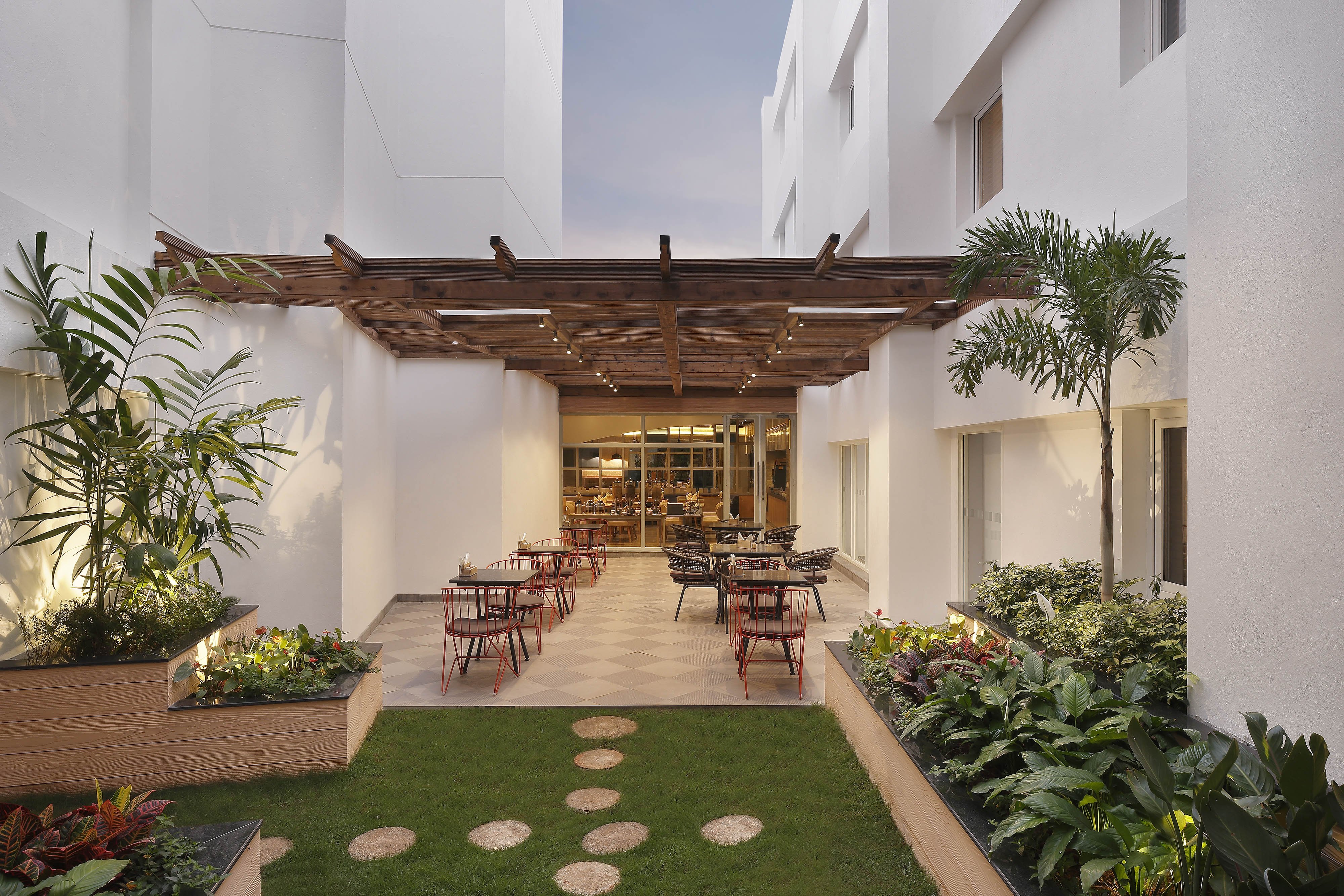 Holiday Inn Express Bengaluru Yeshwantpur 67/67