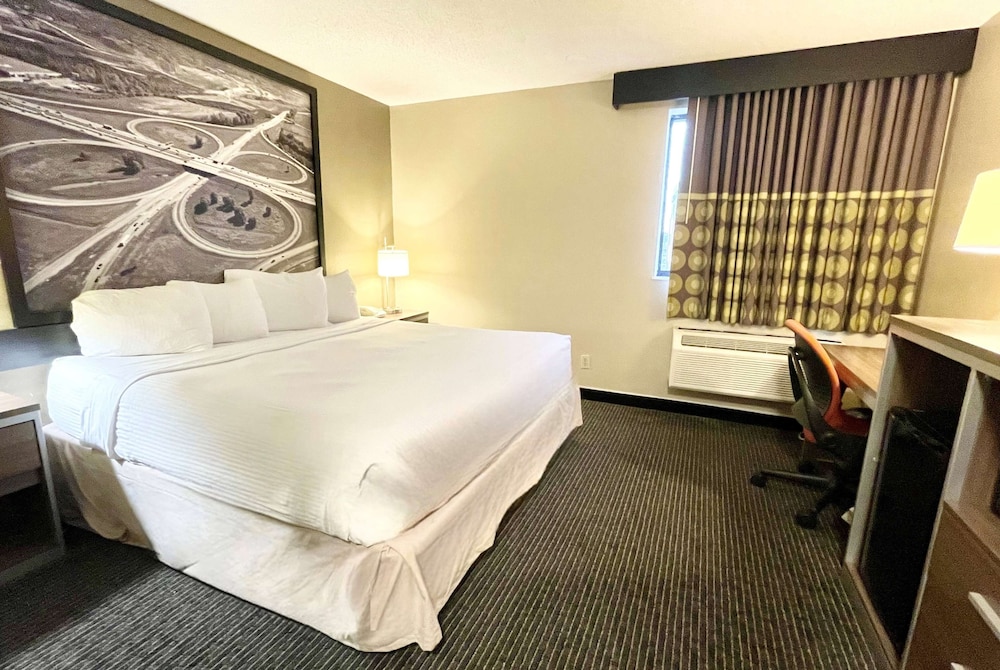 Standard, King Bed, Accessible