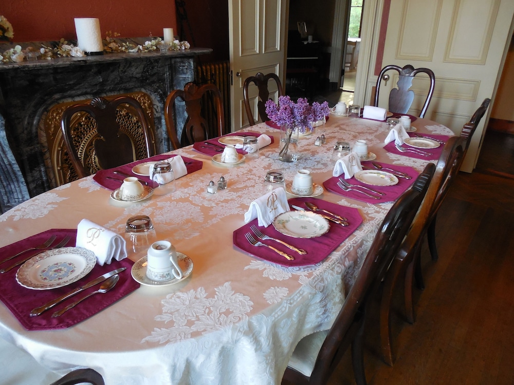 The Proctor Mansion Inn 55/70
