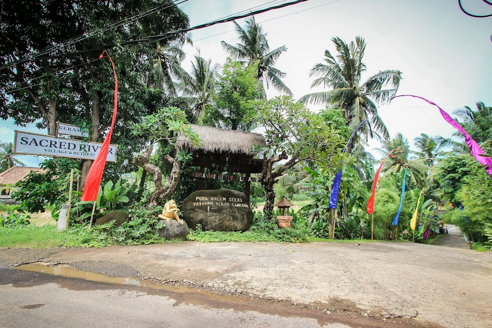 Keramas Sacred River Village 35/50