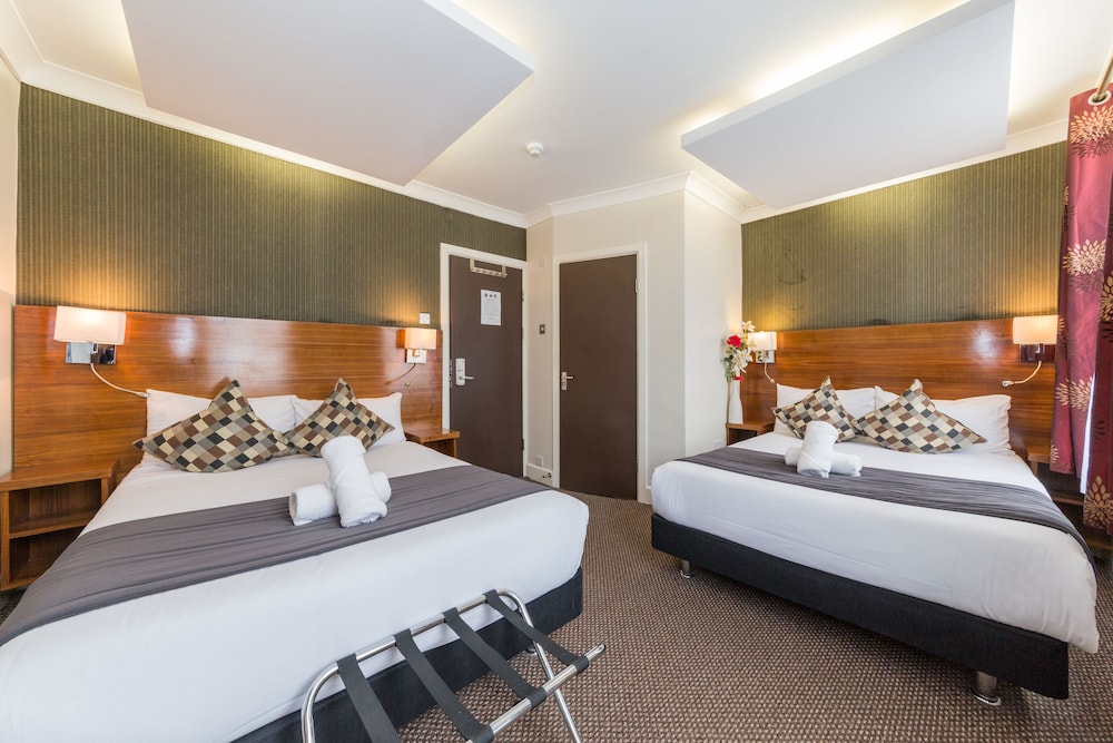 FAMILY, QUADRUPLE, 2 DOUBLE BEDS