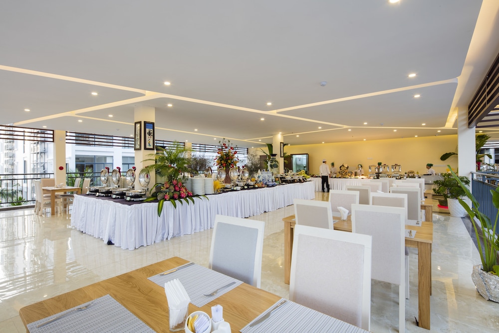 Diamond Bay Condotel Resort Nha Trang 60/77