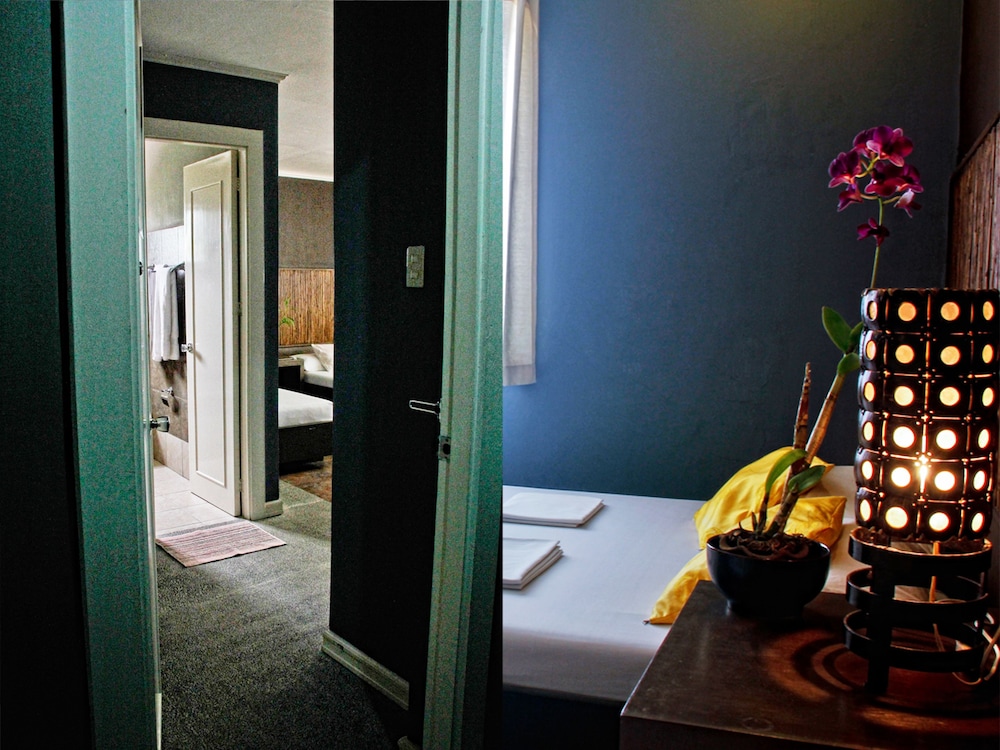 RB Bed and Breakfast 12/36
