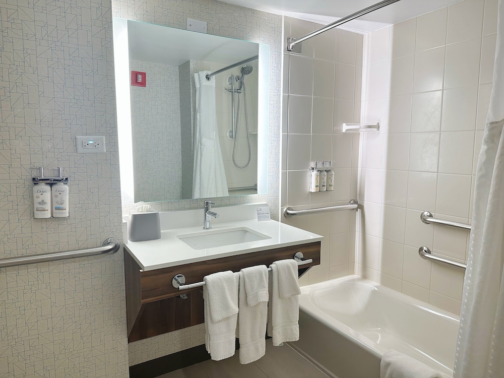 Holiday Inn Express & Suites Prospect Heights 50/50