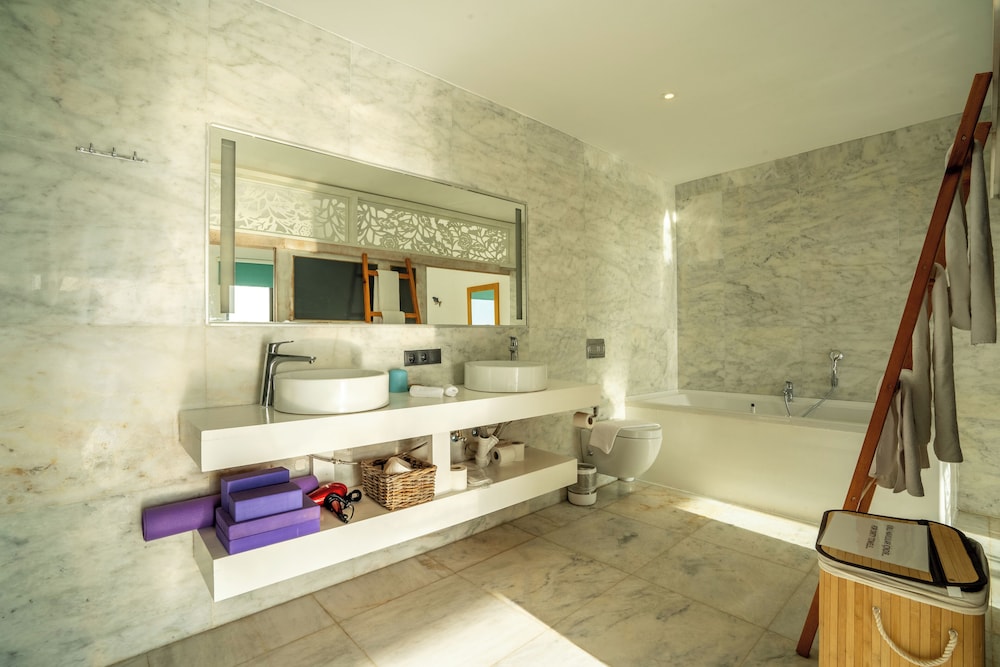 Mandalina Luxury Suites 48/50