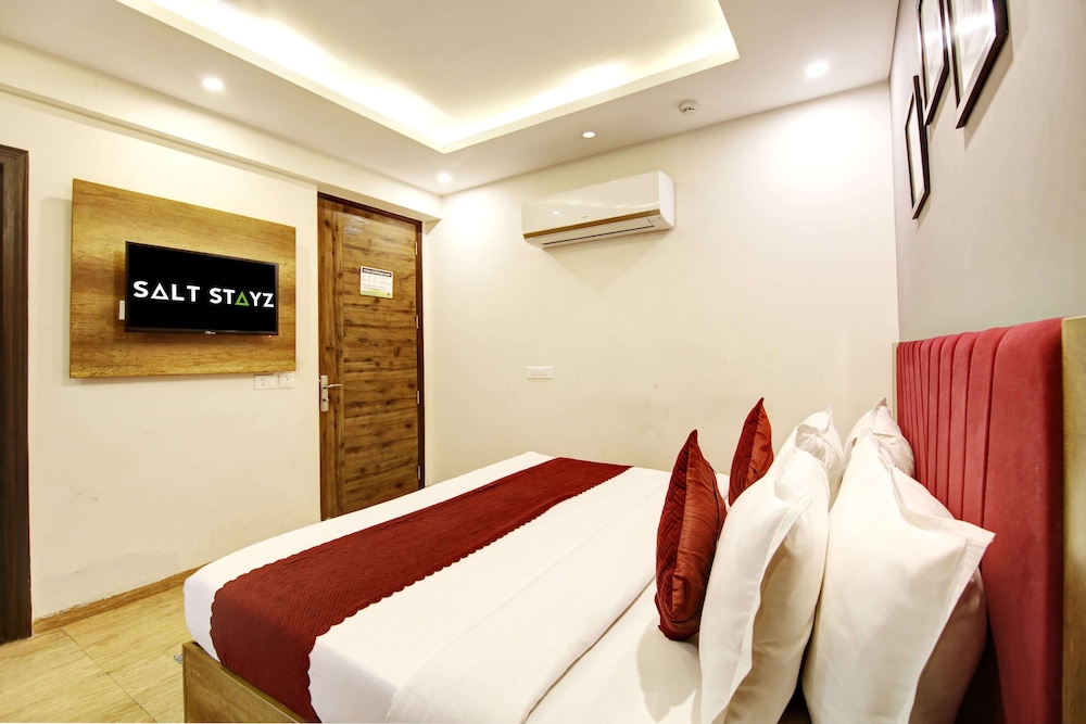 Saltstayz Hotel Huda City Center 15/49