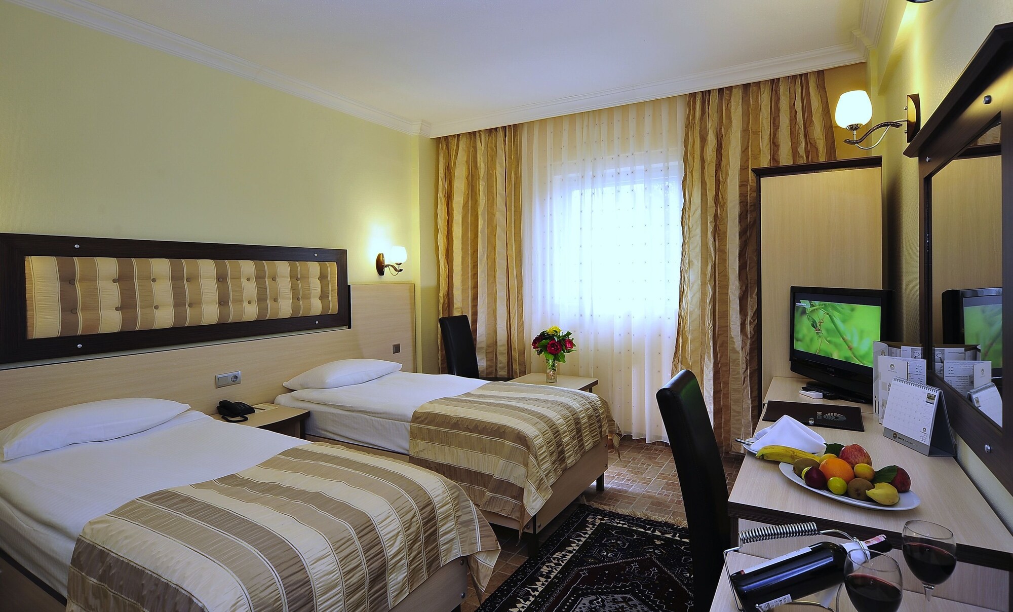 COMFORT, DOUBLE OR TWIN BED