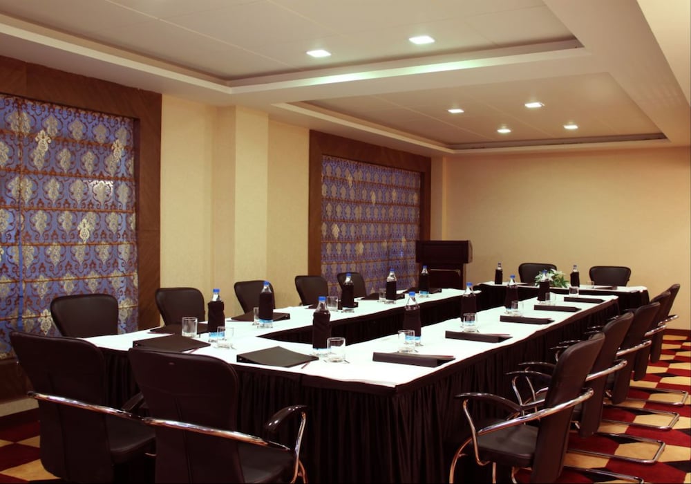 Hk Clarks Inn Amritsar 15/25