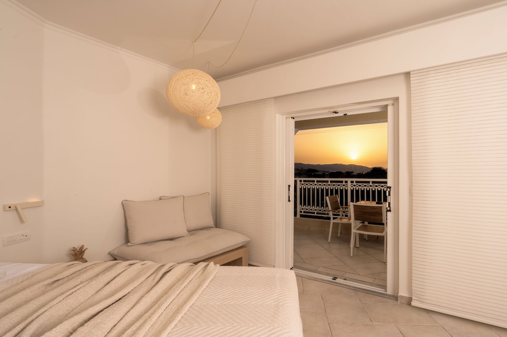 Arkadia Luxury Hotel Apartments 16/50