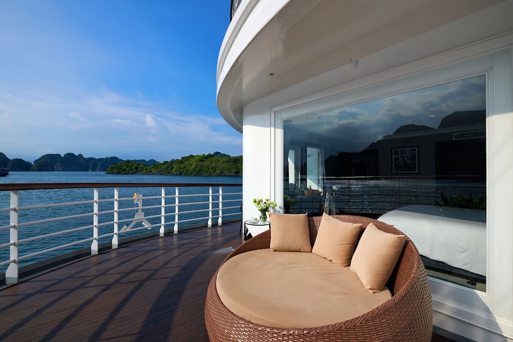 Paradise Grand Cruise – Lan Ha Bay 42/65