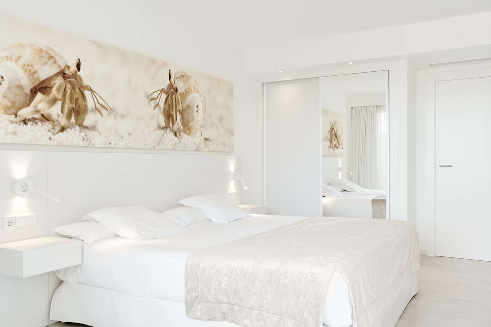 Family, Twin Beds, Pool View