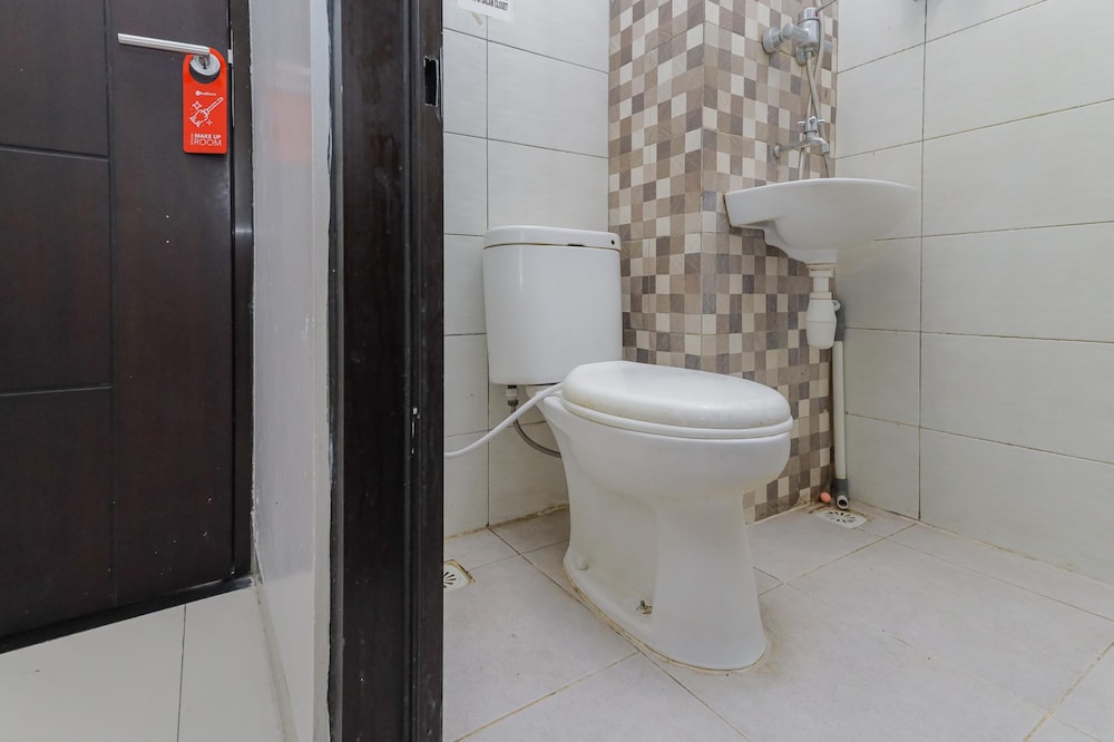 RedDoorz Plus @ K23 Rungkut Madya 32/36