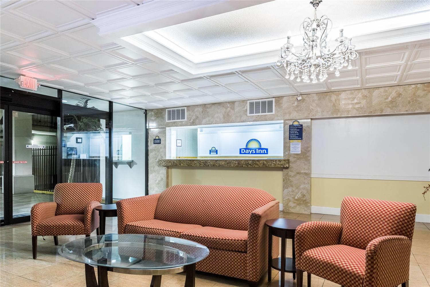 Days Inn by Wyndham St. Petersburg / Tampa Bay Area 10/16