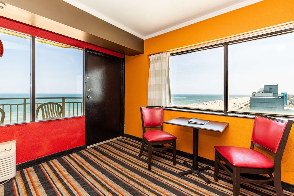 Sandcastle Resort On The Beach 36/48