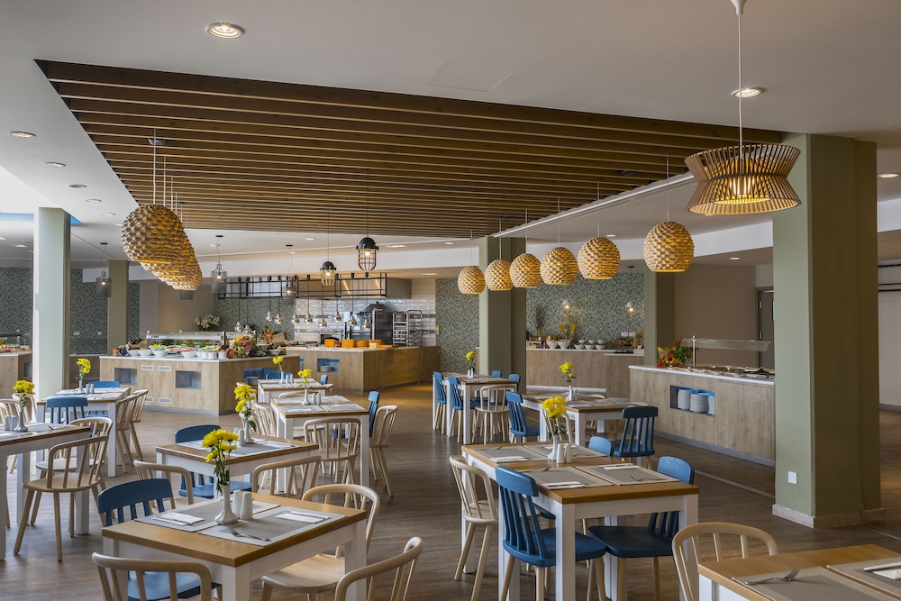 Leonardo Laura Beach and Splash Resort 34/51
