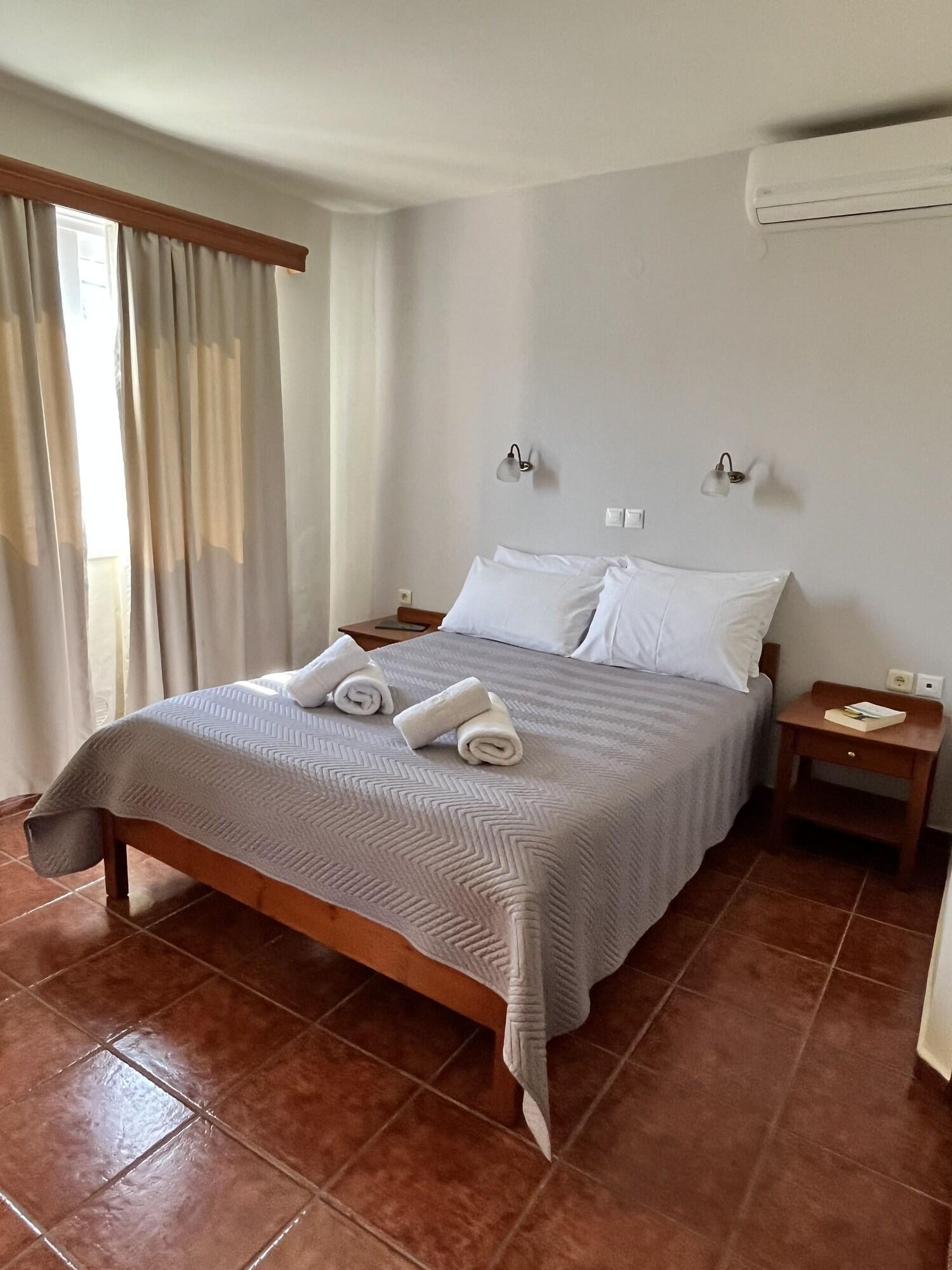 Iolkos Hotel 20/52