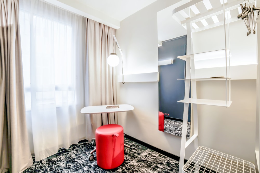 Ibis La Rochelle Centre Historique Hotel 56/56