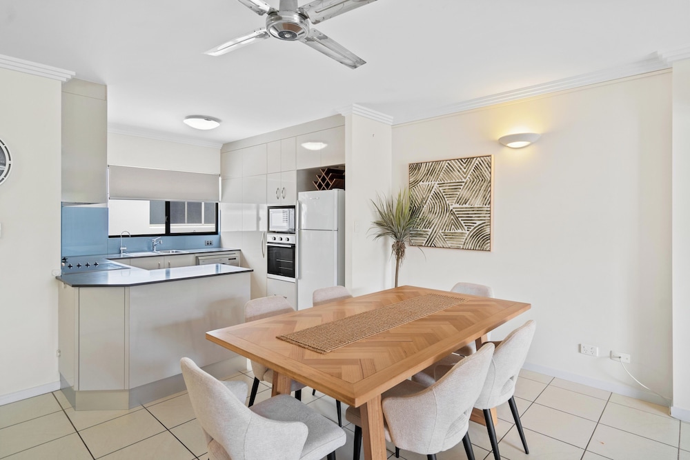 Cairns City Apartments 11/61