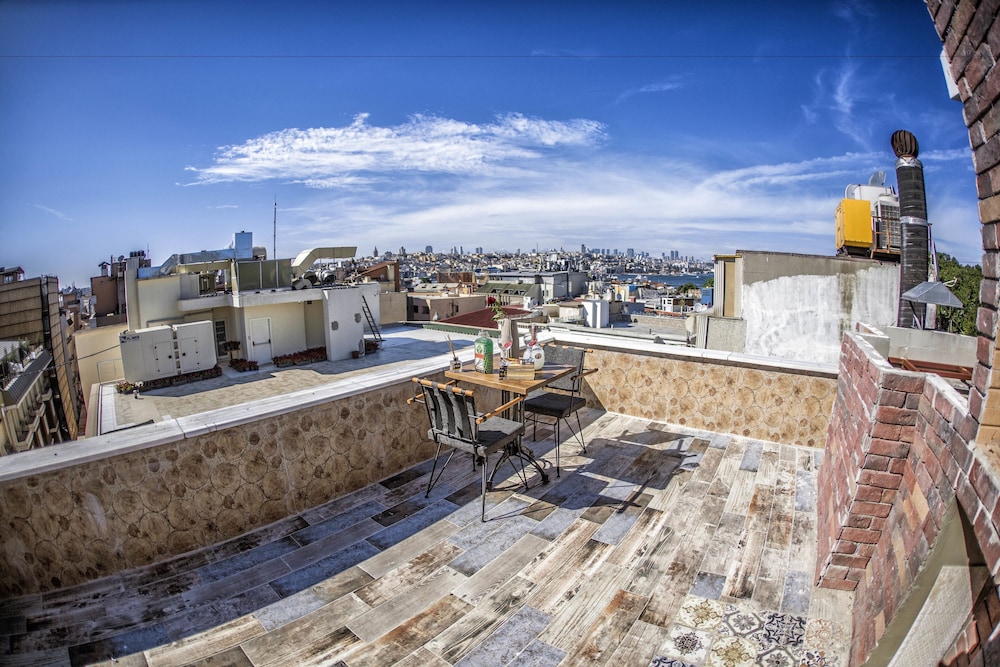 Sirkeci Ersu Hotel 67/70