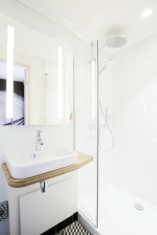 ibis Styles Laval Centre Gare 67/67