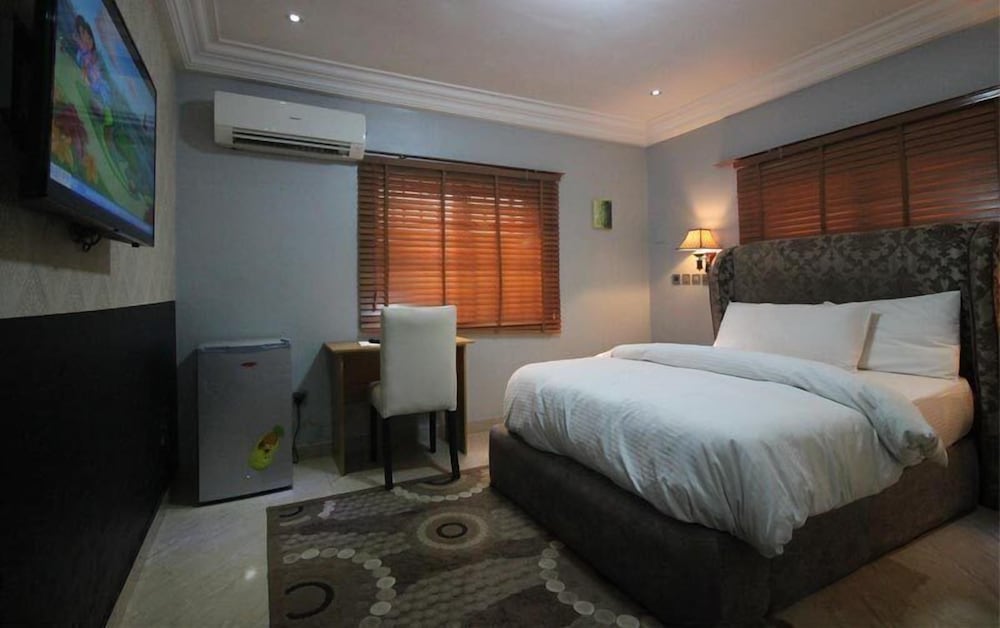 Hotel Villa Picasso 10/25