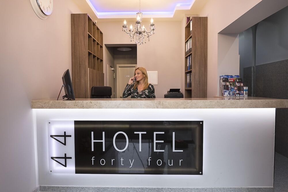 Hotel forty four 4/18