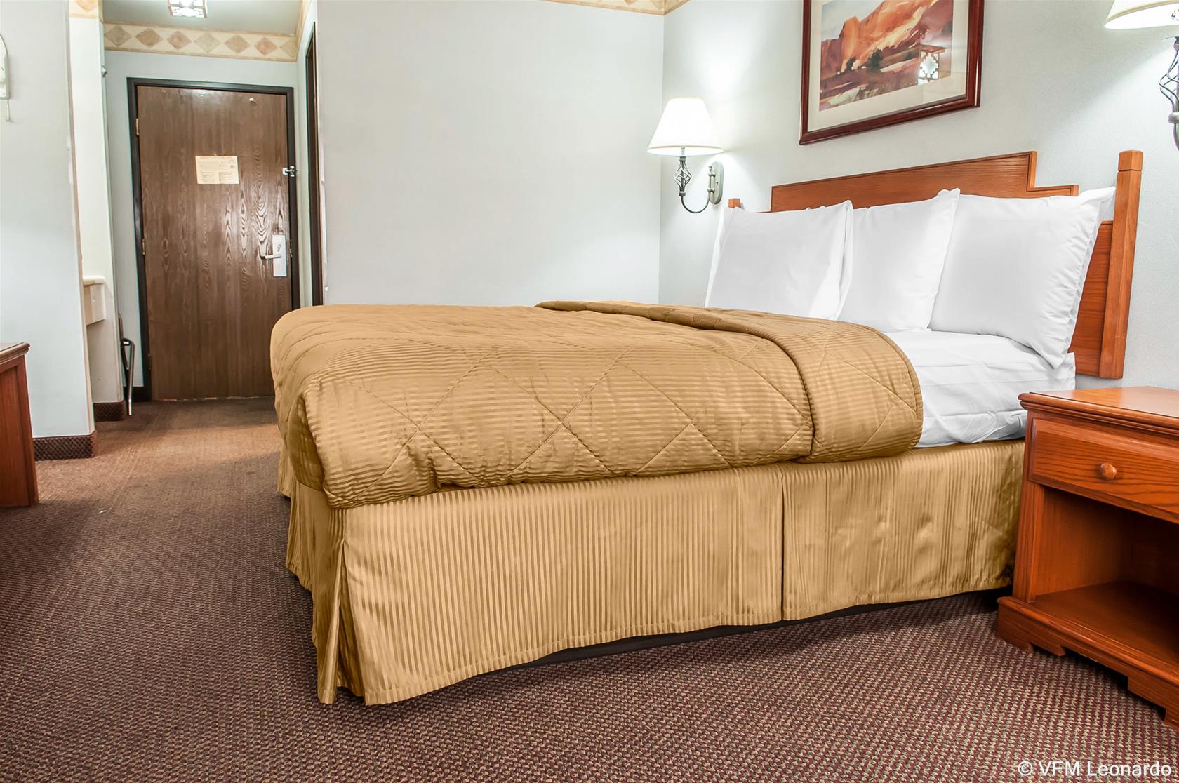 Economy Inn 6/24