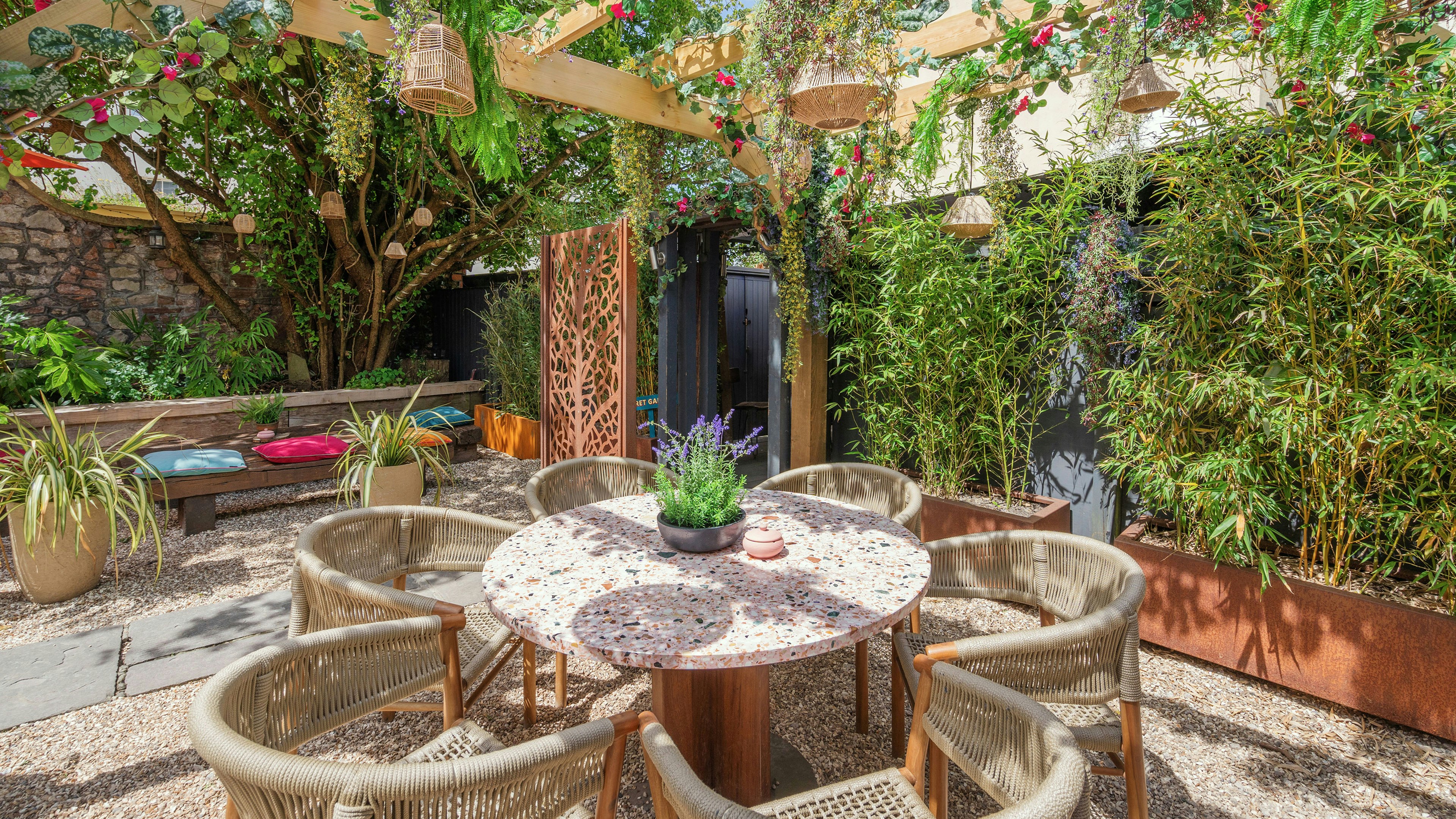 Berkeley Square Hotel 60/73