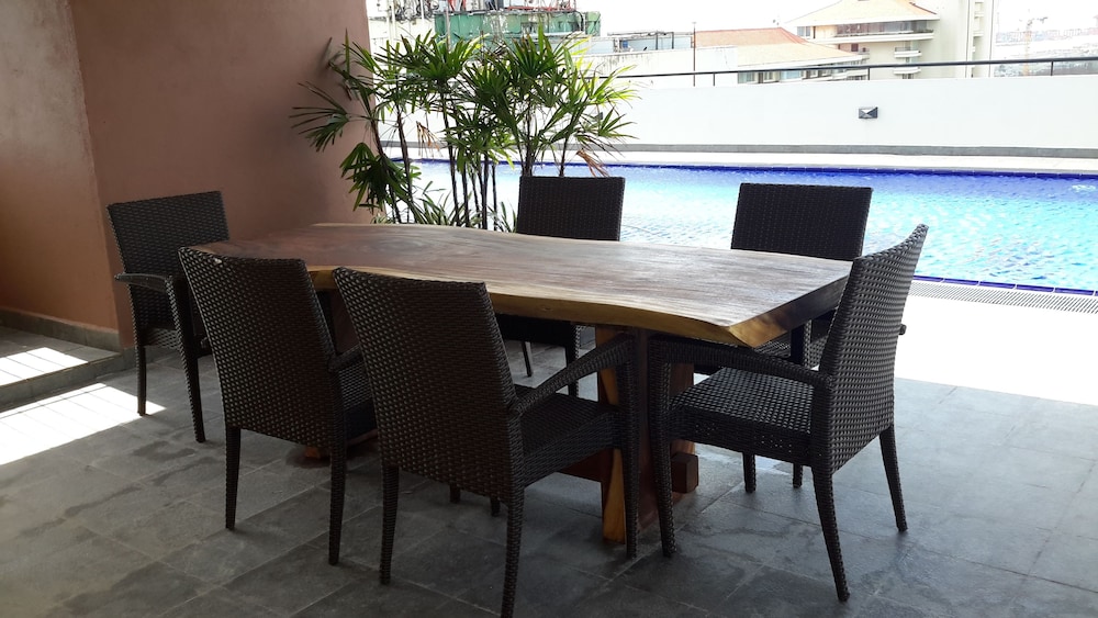 Bellavista Apartments At Cornish Colombo 13/16
