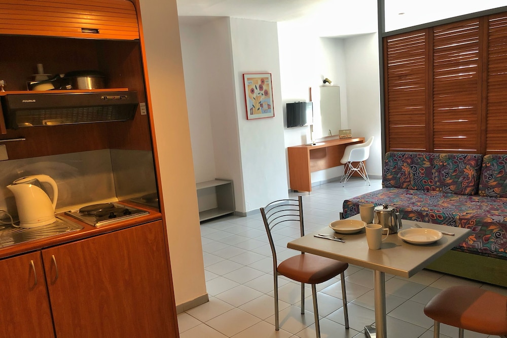 Caravel Apartment Hotel 35/44