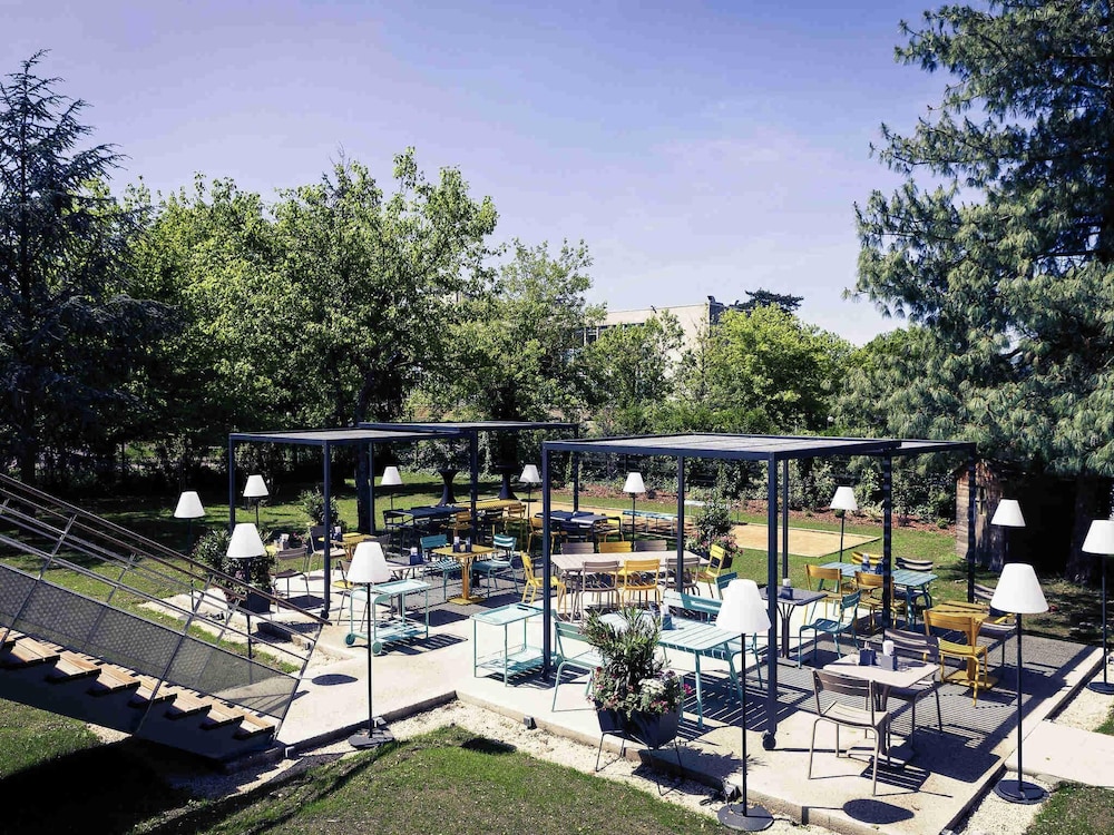 MERCURE LYON CHARBONNIERES 23/50