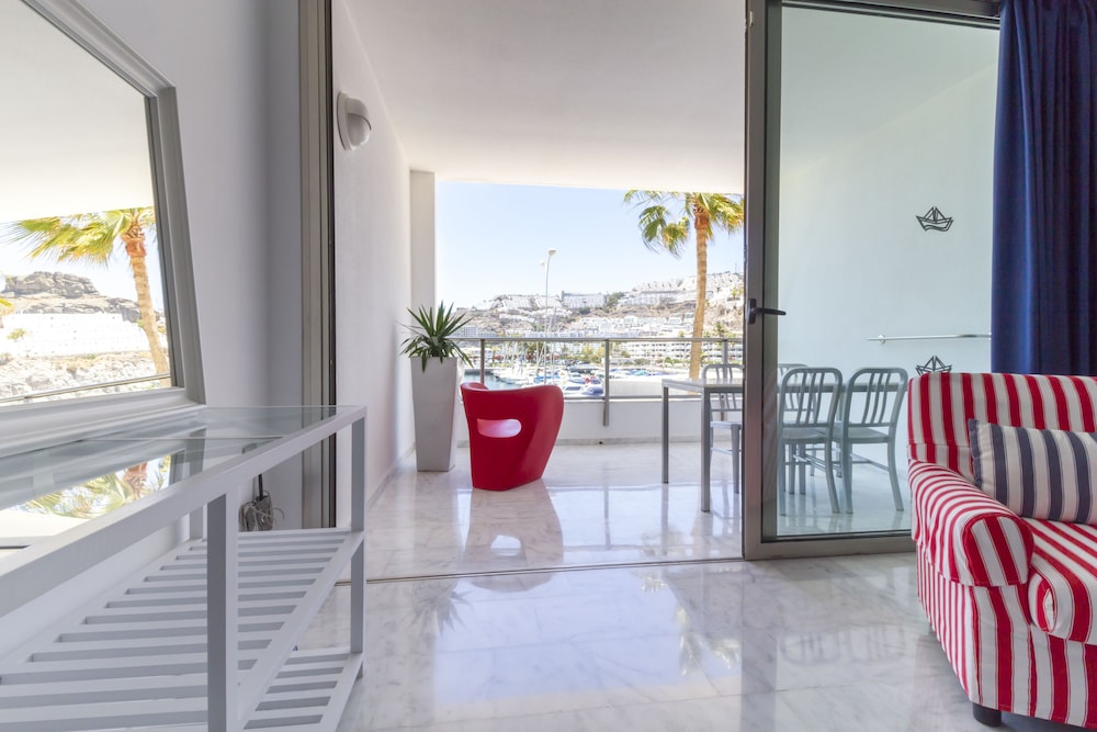 Marina Suites Hotel 58/68
