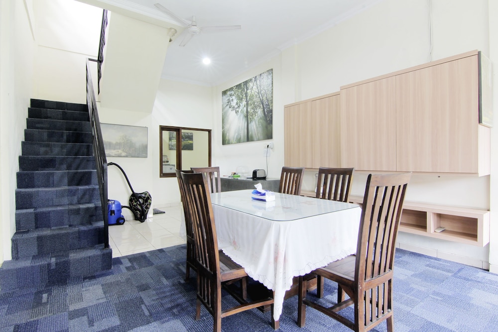 Embe Joglo Homestay by ZUZU 19/27