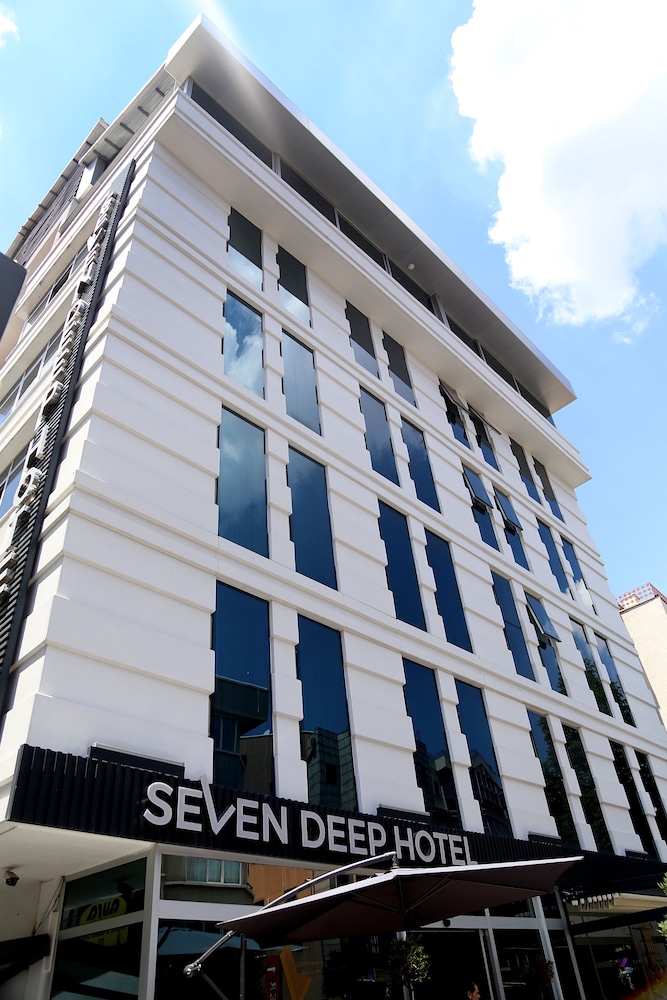 Seven Deep Hotel 5/42