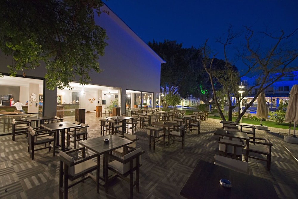 Grand Emir Hotel & SPA 67/85