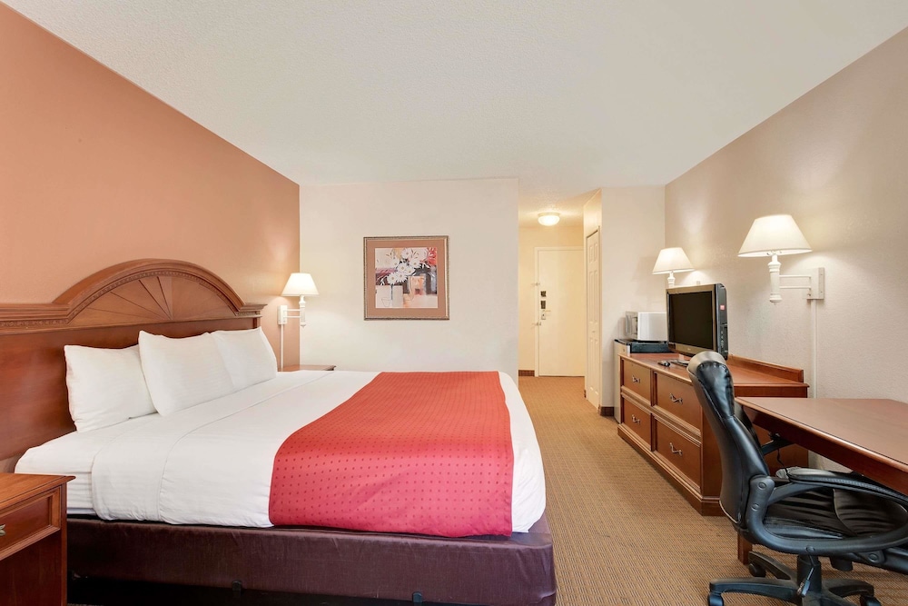 Ramada By Wyndham Provo 23/47