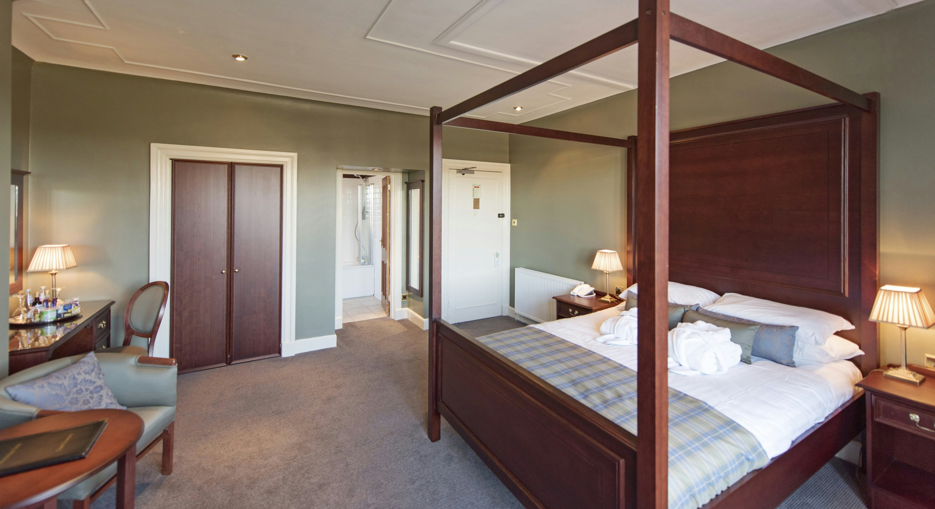 Four Poster