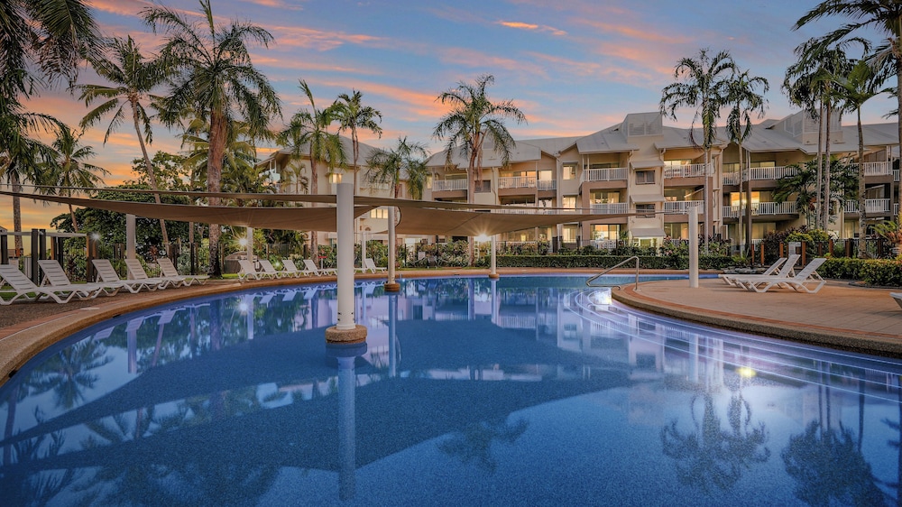 Coral Sands Beachfront Resort 56/59