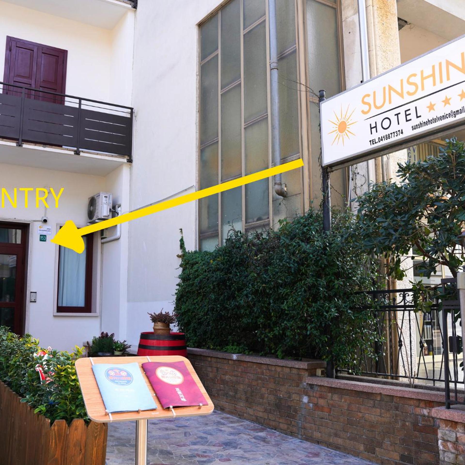 Sunshine HOTEL 4/50