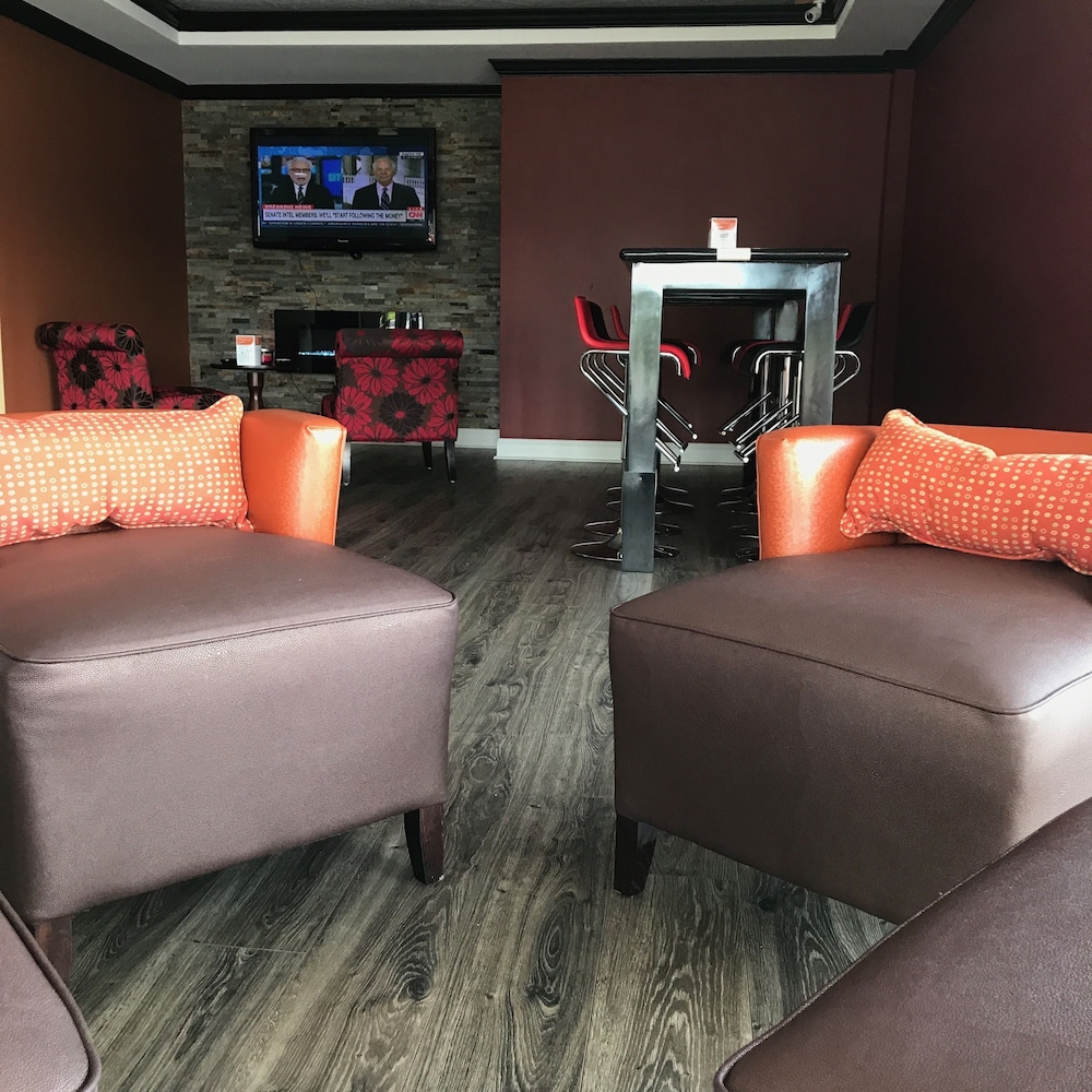 Milan Inn Suites 21/31