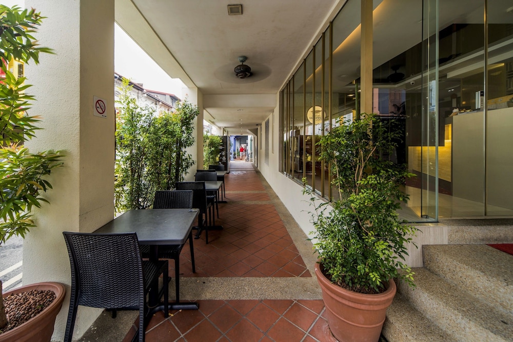 Sandpiper Hotel 10/50