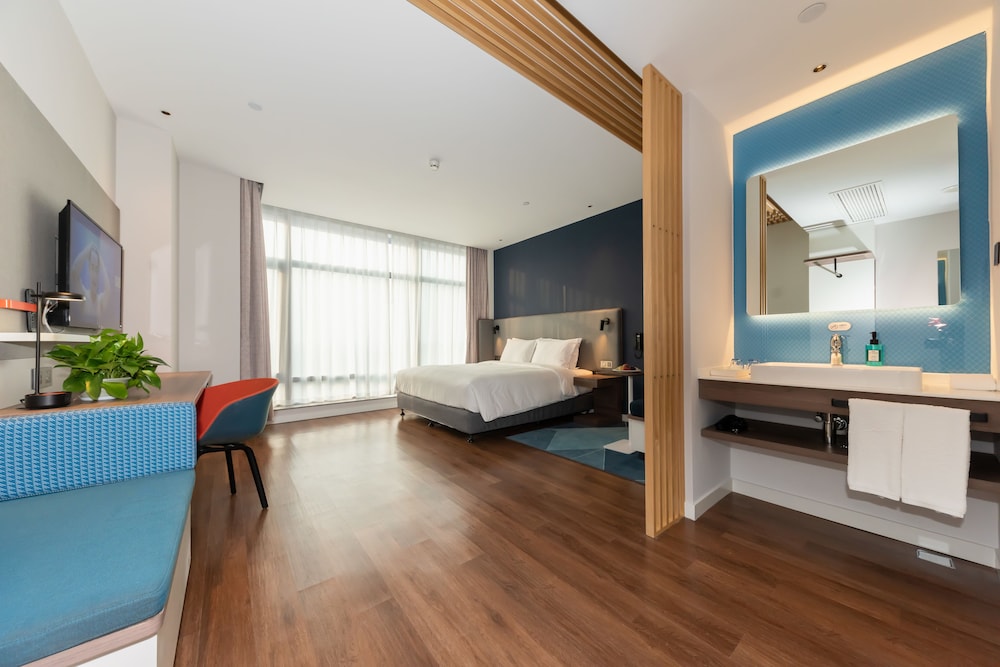 Holiday Inn Express Shanghai Tangzhen 13/63